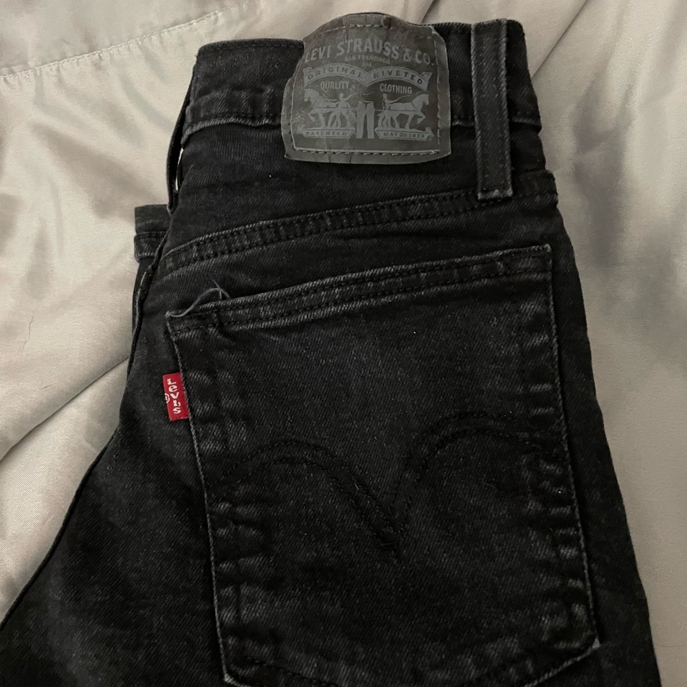 Levi's Women’s Wedgie Straight Cropped Black Jeans